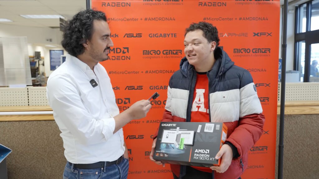 13-1024x576 Micro Center: Filas GIGANTESCAS Pela AMD RX 9070 XT. Gamers Dão SHOW de ANTECIPAÇÃO e Sinalizam MUDANÇA no Jogo das GPUs.